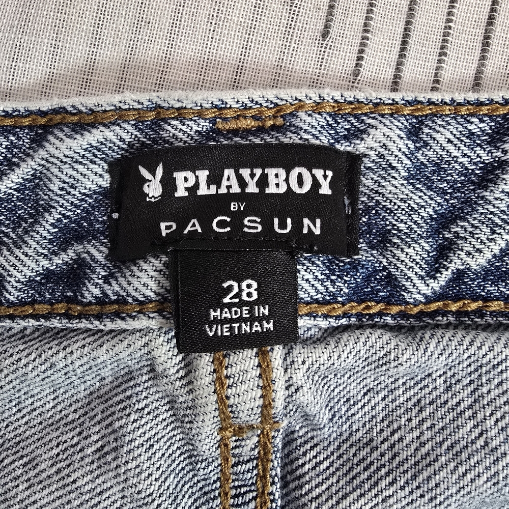 Playboy by Pacsun Raining Bunnies 90’s Boyfriend Drop Hem Light Wash Jeans 28 - Picture 12 of 12